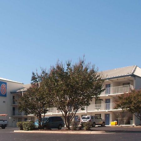 Motel 6-Raleigh, Nc - Кэри Экстерьер фото