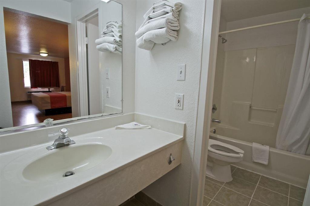 Motel 6-Raleigh, Nc - Кэри Номер фото