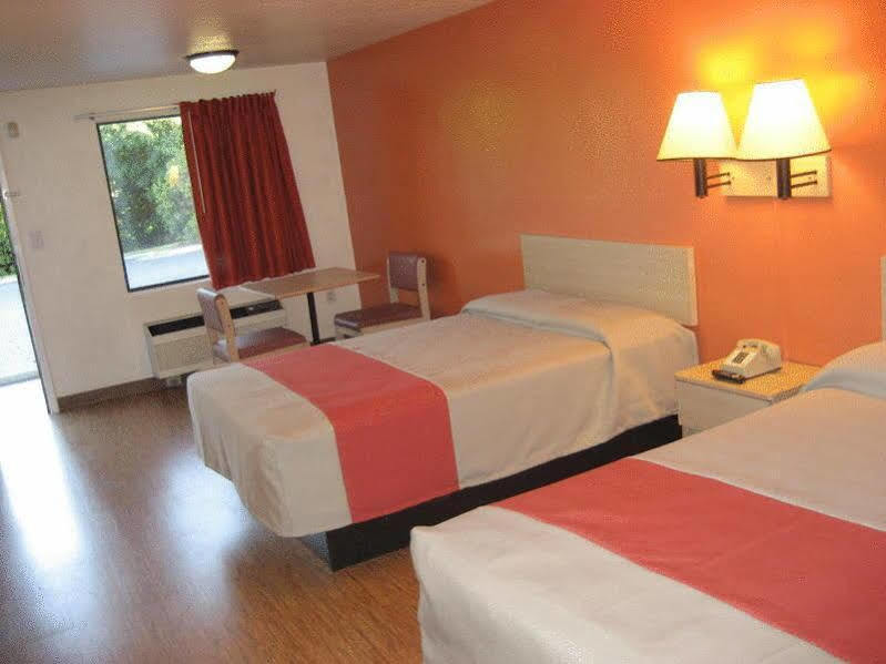 Motel 6-Raleigh, Nc - Кэри Экстерьер фото