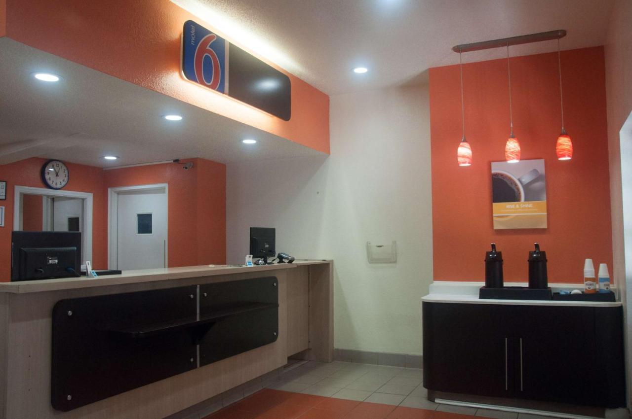 Motel 6-Raleigh, Nc - Кэри Экстерьер фото