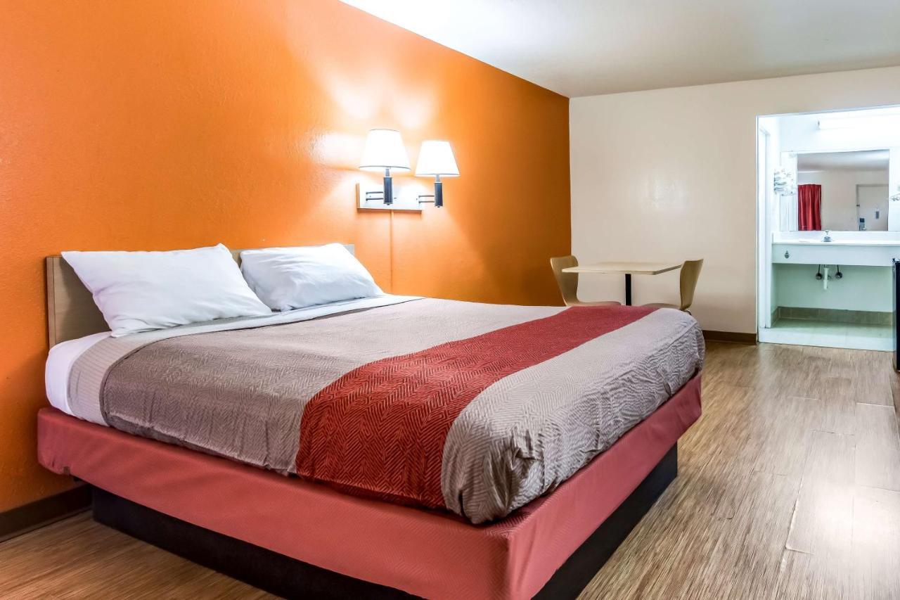 Motel 6-Raleigh, Nc - Кэри Экстерьер фото