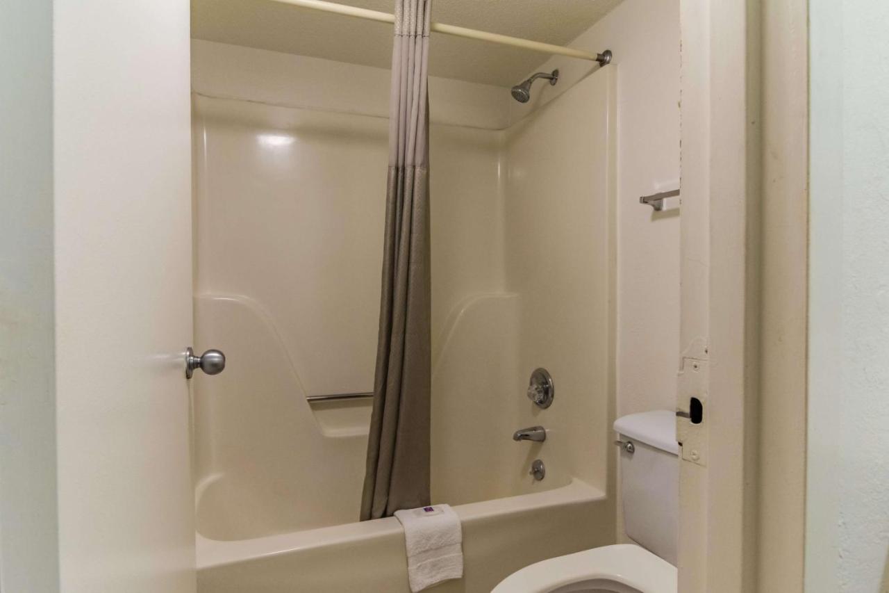 Motel 6-Raleigh, Nc - Кэри Экстерьер фото