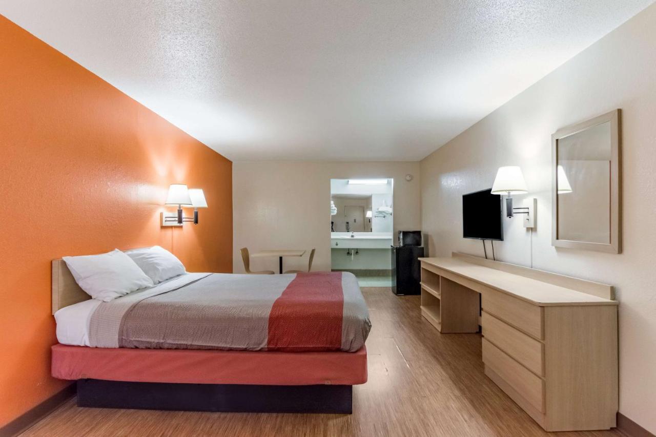 Motel 6-Raleigh, Nc - Кэри Экстерьер фото